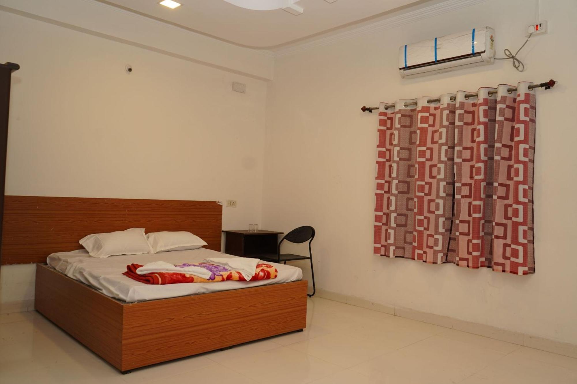 Hotel Chaitanya Lodging Supe Exterior photo
