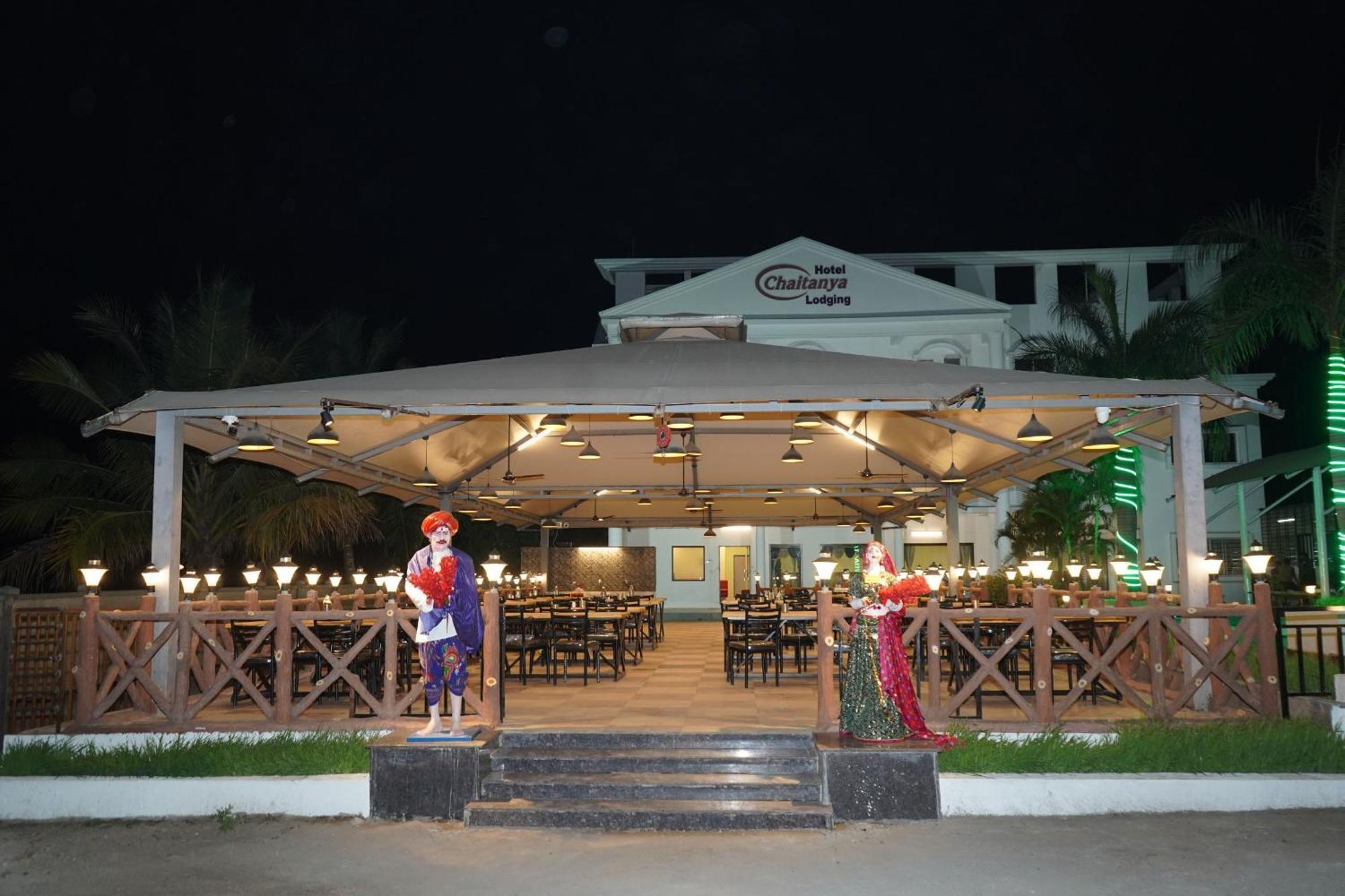 Hotel Chaitanya Lodging Supe Exterior photo